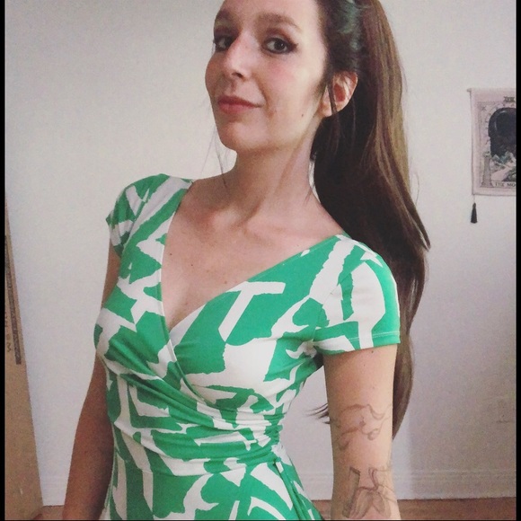 Green and white midi summer dress - Picture 2 of 5
